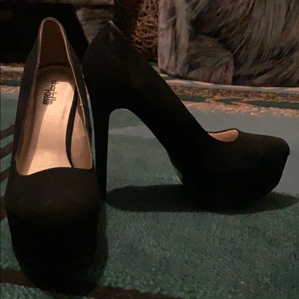 Smooth Black Stilettos